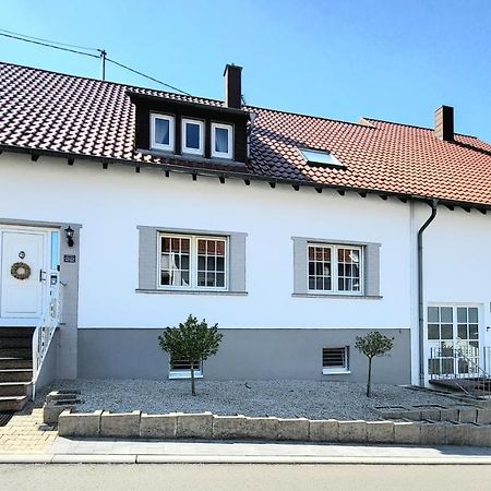 Schicke Komfortwohnung Zum Wohlfuehlen Merchweiler Luaran gambar